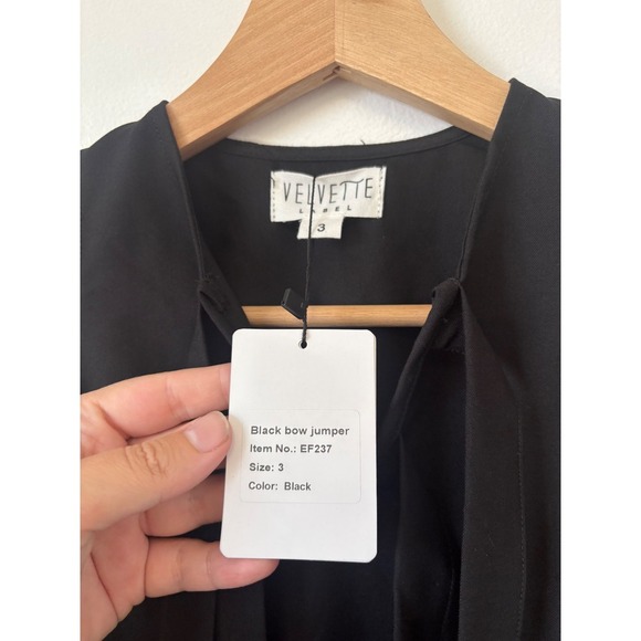 Velvette Label Girls Black Bow Jumper – Black – Size 3Y - Picture 2 of 4